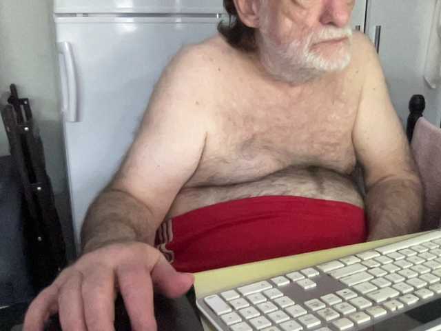 Live sex webcam photo for coach-karl #292056432