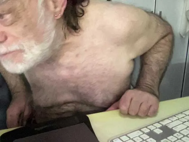 Live sex webcam photo for coach-karl #292062420