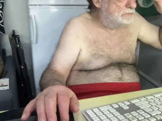 Live sex webcam photo for coach-karl #292081123