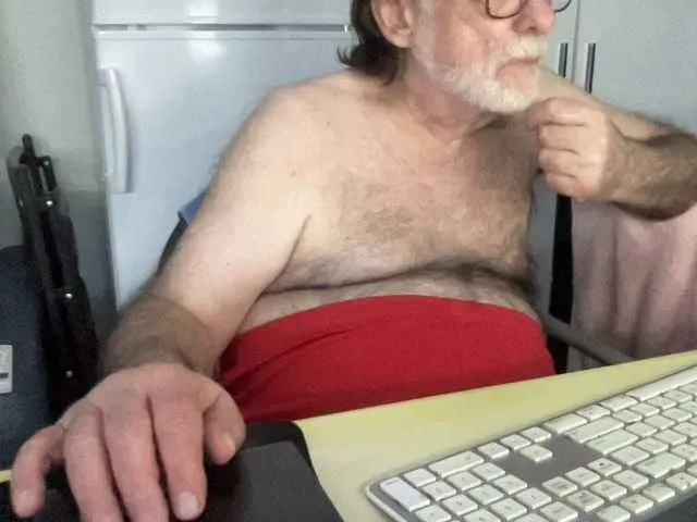 Live sex webcam photo for coach-karl #292098711