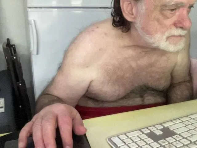 Live sex webcam photo for coach-karl #292123210