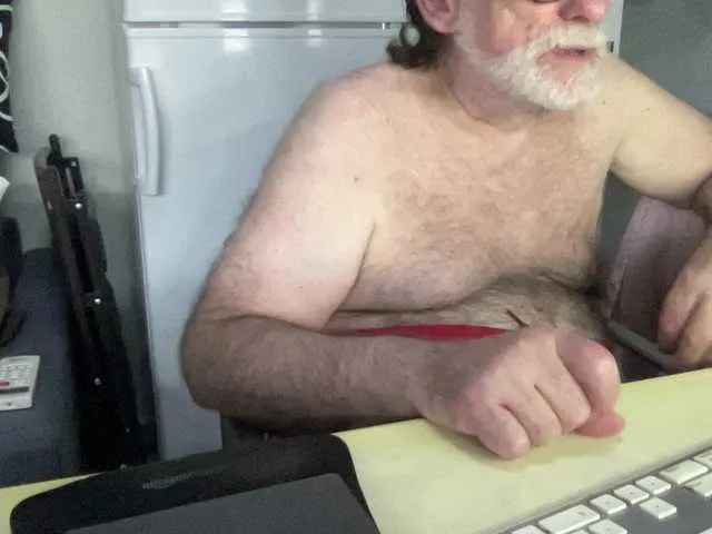 Live sex webcam photo for coach-karl #292152102