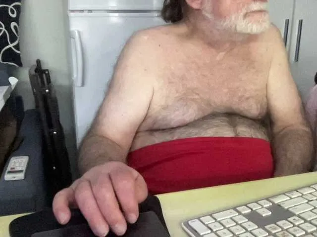 Live sex webcam photo for coach-karl #292158627