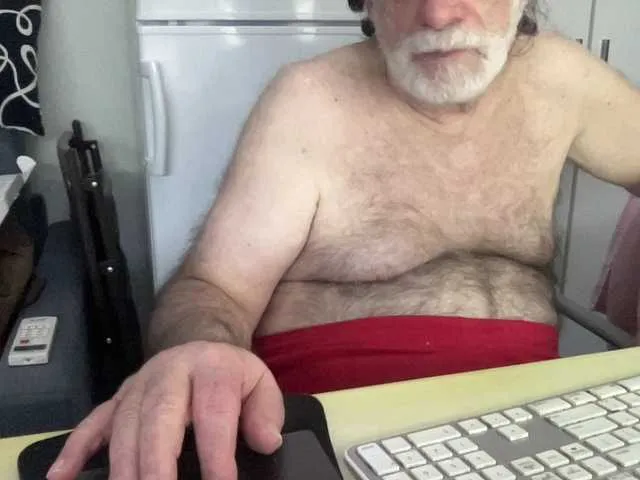 Live sex webcam photo for coach-karl #292161816