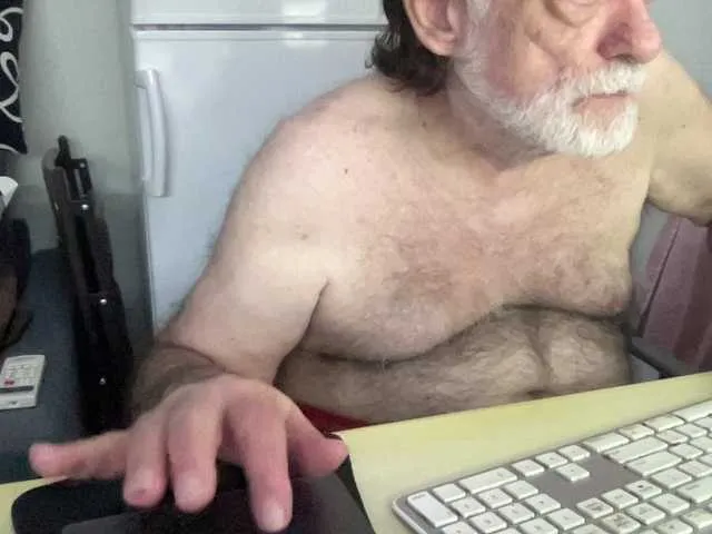 Live sex webcam photo for coach-karl #292168621