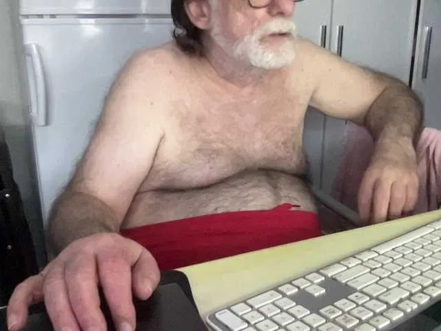 Live sex webcam photo for coach-karl #292192373