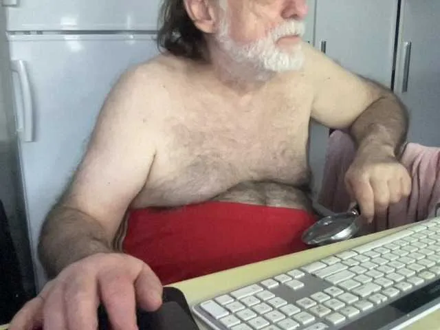 Live sex webcam photo for coach-karl #292200484