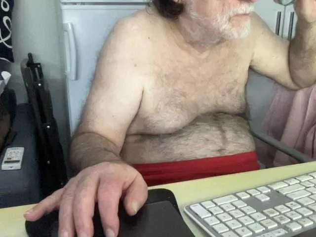 Live sex webcam photo for coach-karl #292213045