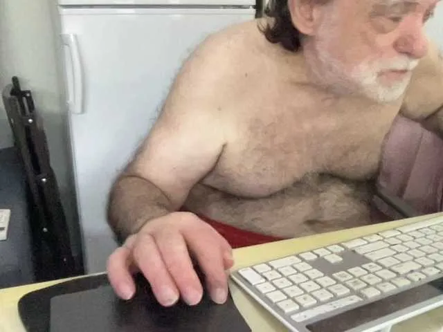 Live sex webcam photo for coach-karl #292227983