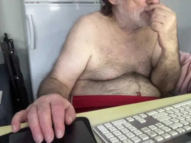 Live sex webcam photo for coach-karl #292241837