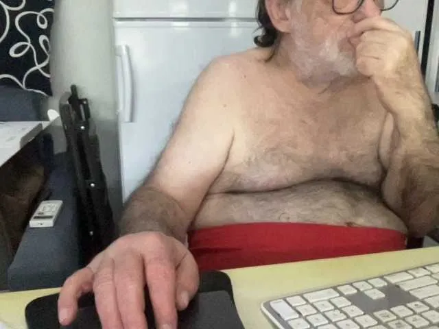 Live sex webcam photo for coach-karl #292272235