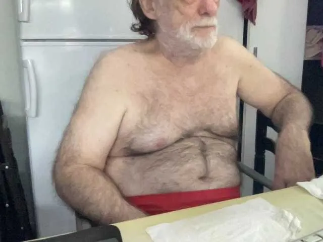 Live sex webcam photo for coach-karl #292275510