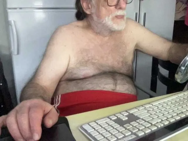 Live sex webcam photo for coach-karl #292292178