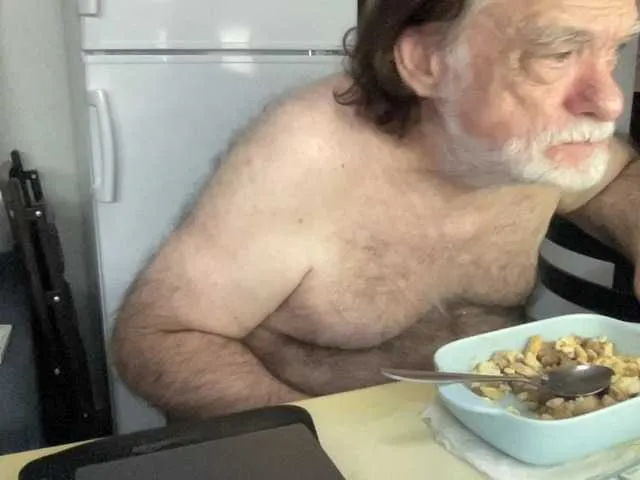 Live sex webcam photo for coach-karl #292321489