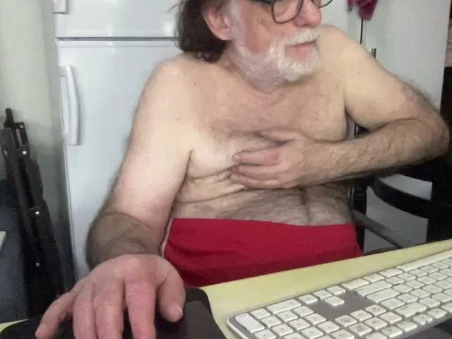 Live sex webcam photo for coach-karl #292325285