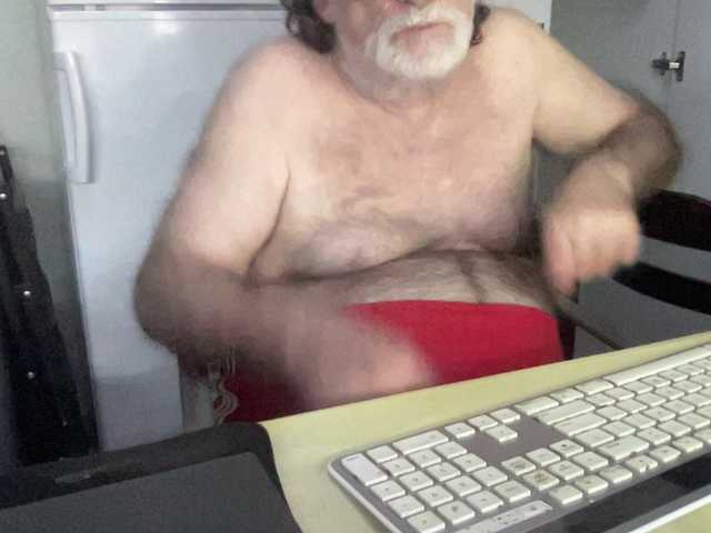 Live sex webcam photo for coach-karl #292343891