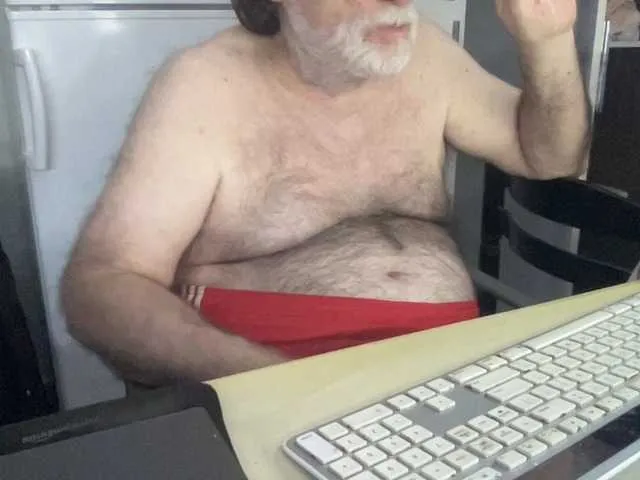 Live sex webcam photo for coach-karl #292347561