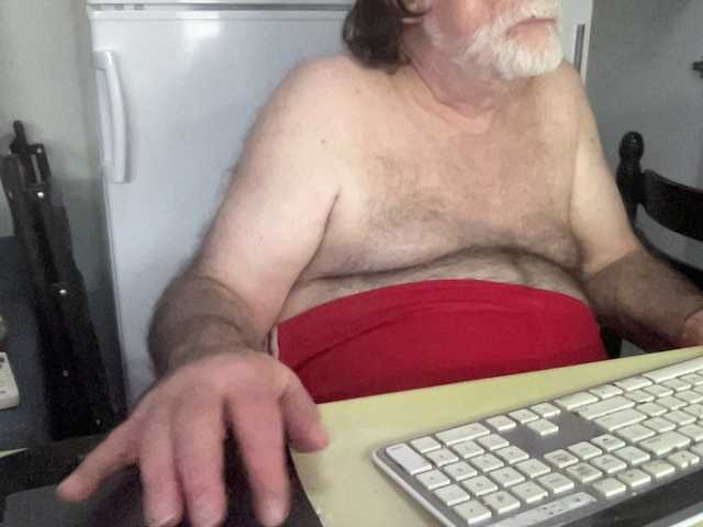 Live sex webcam photo for coach-karl #292385530