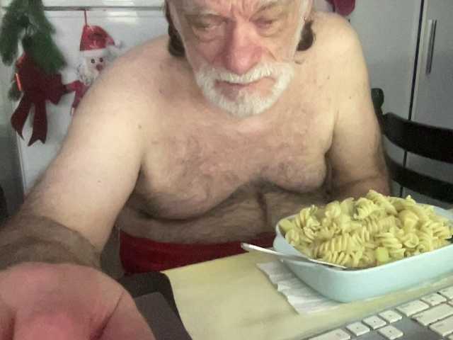 Live sex webcam photo for coach-karl #292424195