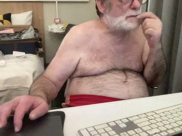 Live sex webcam photo for coach-karl #292825748