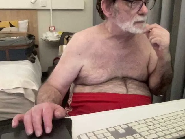 Live sex webcam photo for coach-karl #292845757