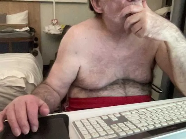 Live sex webcam photo for coach-karl #292924667