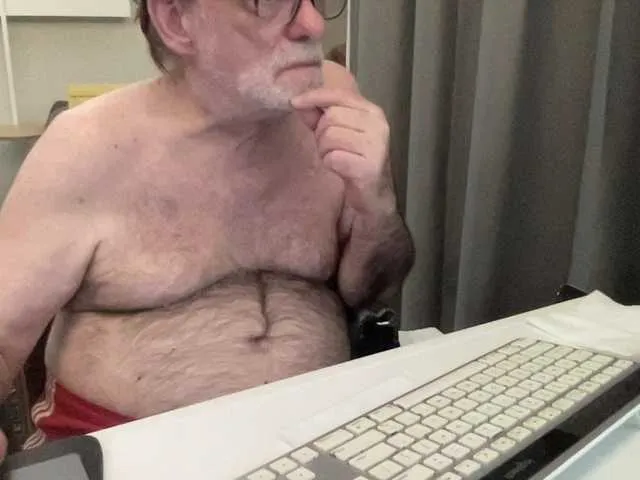 Live sex webcam photo for coach-karl #293218688