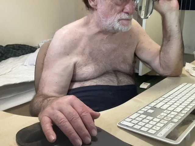 Live sex webcam photo for coach-karl #293317397