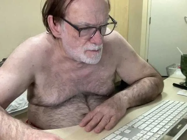 Live sex webcam photo for coach-karl #293389772