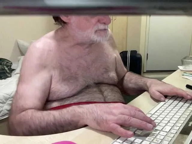 Live sex webcam photo for coach-karl #293424418