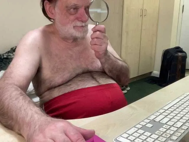 Live sex webcam photo for coach-karl #293476440