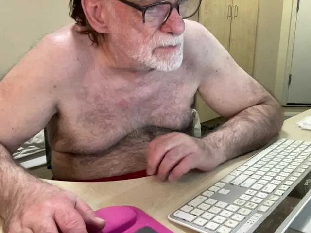 Live sex webcam photo for coach-karl #293526270