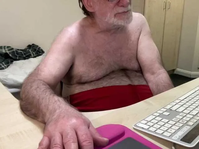 Live sex webcam photo for coach-karl #293552143
