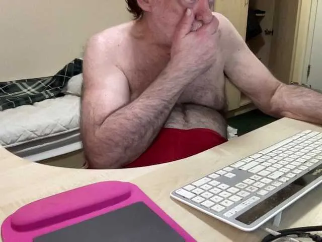 Live sex webcam photo for coach-karl #293645920