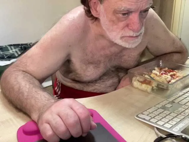 Live sex webcam photo for coach-karl #293669316