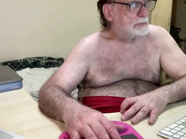 Live sex webcam photo for coach-karl #293699038