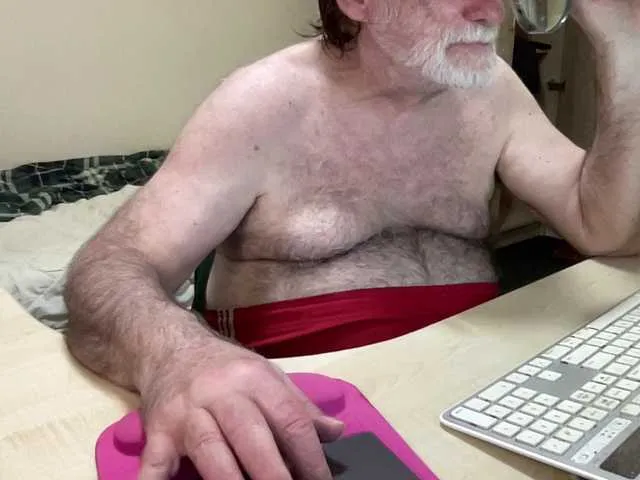Live sex webcam photo for coach-karl #293792861