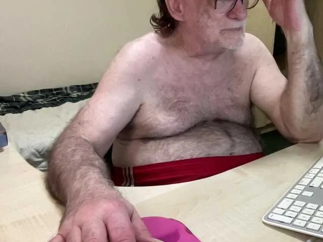Live sex webcam photo for coach-karl #293807729