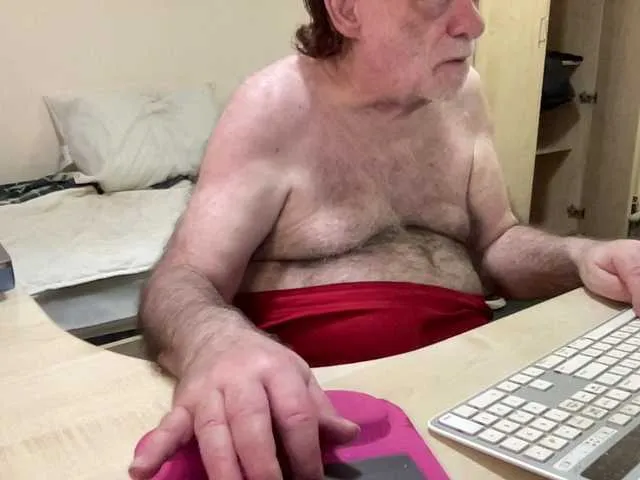 Live sex webcam photo for coach-karl #293810347