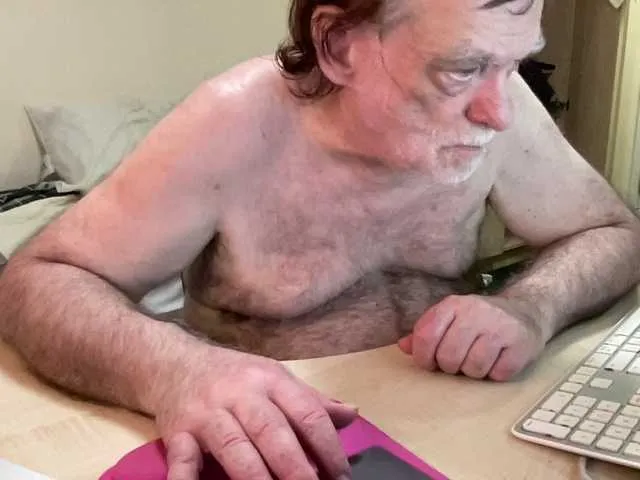 Live sex webcam photo for coach-karl #293811257