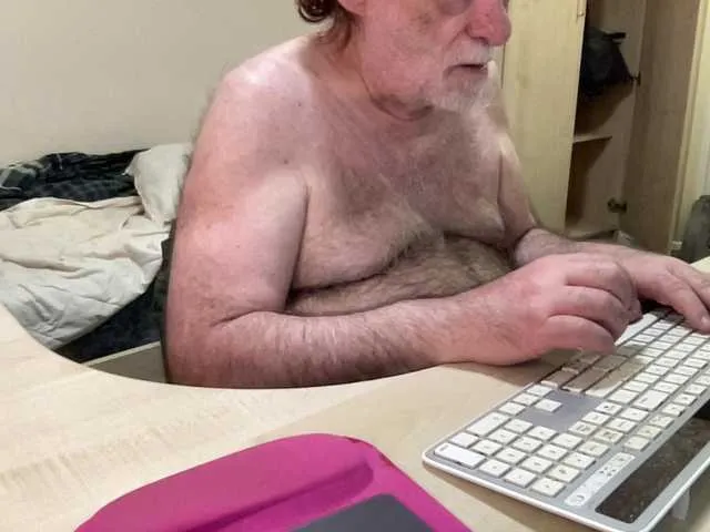 Live sex webcam photo for coach-karl #293845891