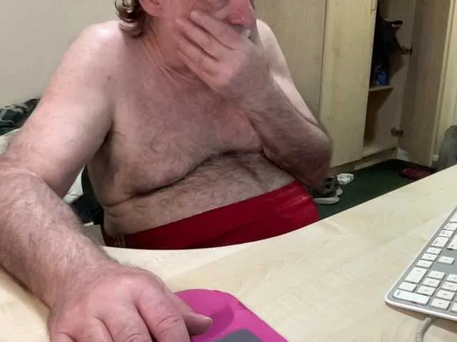 Live sex webcam photo for coach-karl #293847079