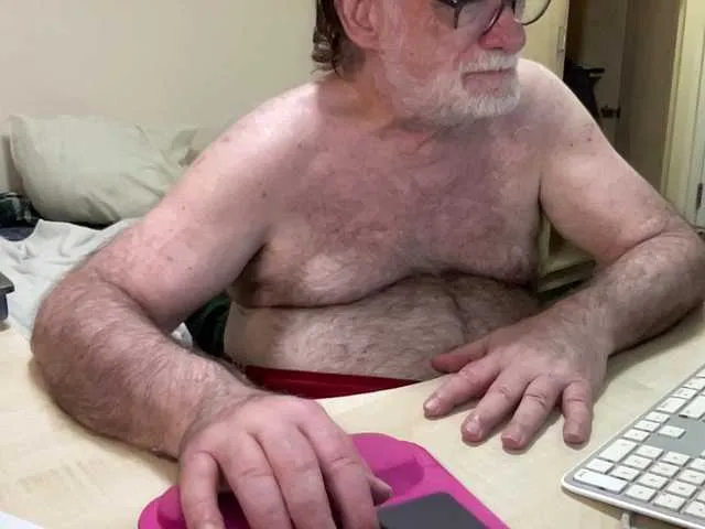 Live sex webcam photo for coach-karl #293907048