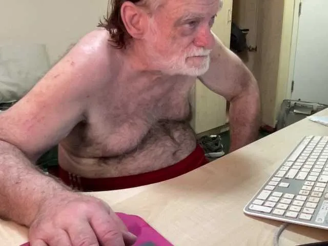 Live sex webcam photo for coach-karl #293910583