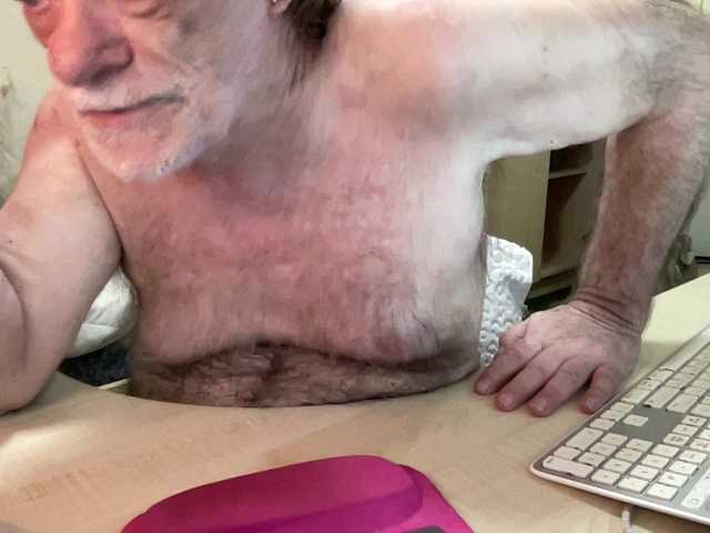 Live sex webcam photo for coach-karl #293921076