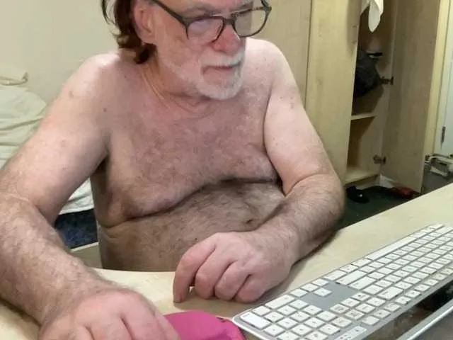 Live sex webcam photo for coach-karl #293940432