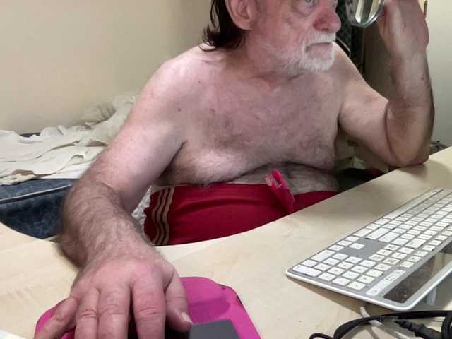 Live sex webcam photo for coach-karl #293981332