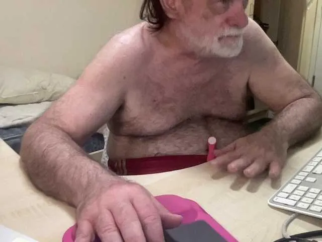 Live sex webcam photo for coach-karl #294019699