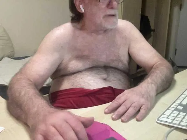 Live sex webcam photo for coach-karl #294056950