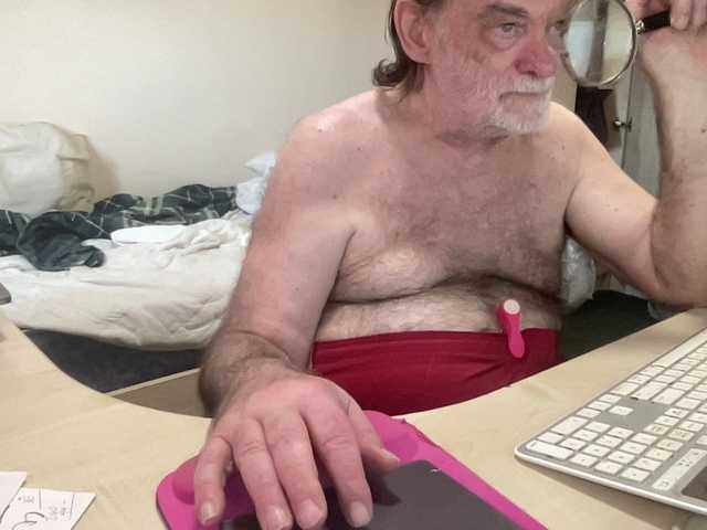 Live sex webcam photo for coach-karl #294075624
